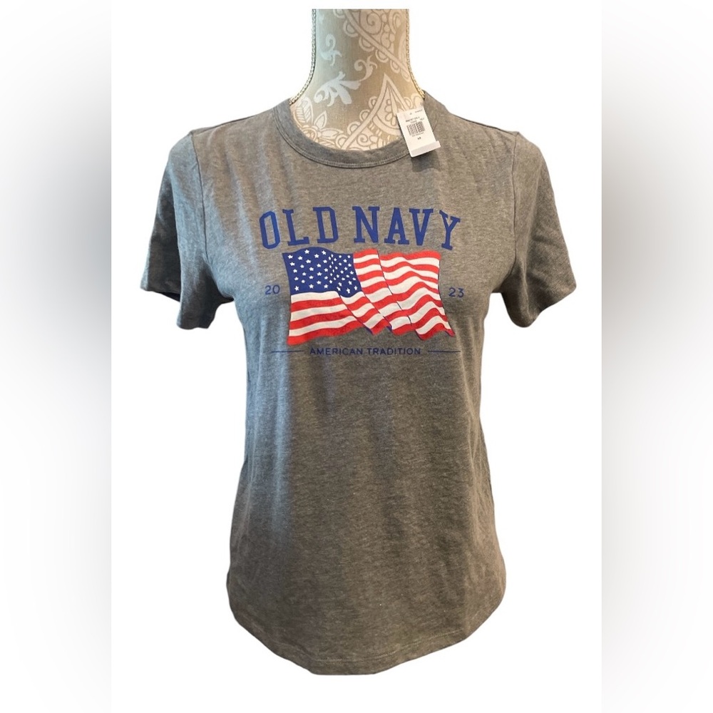 Old Navy Women’s Size XS Grey American Flag Tshirt NWT